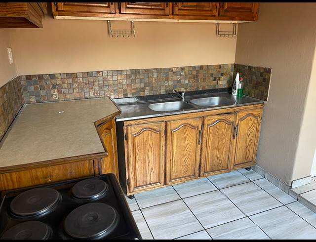 3 BEDROOM HOUSE FOR SALE IN BRENTHURST